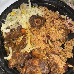 Island Hut Caribbean Taste & Lounge