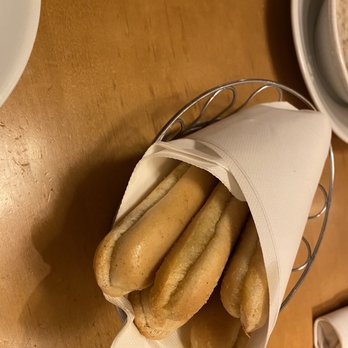 Olive Garden Italian Restaurant - Breadsticks - Italian Near Me - Springfield, Pennsylvania