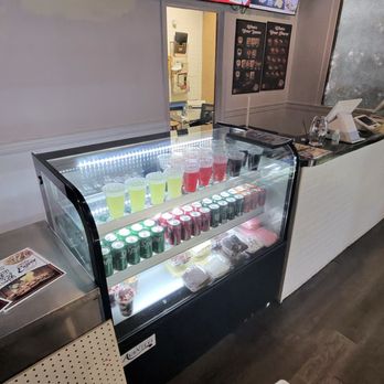 8020 Eatery - Lounges Near Me - Virginia Beach, Virginia