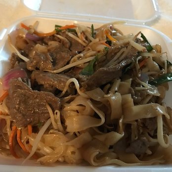 Red Chilli - Beef Chow Fun - Chinese Near Me - Redlands, California Red Chilli - Beef Chow Fun - Chinese Near Me - Redlands, California