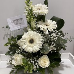 Cynthia's Flowers and Gifts