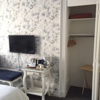 Le Chateau de Pierre - Blue room - Hotels Near Me - Quebec City, Quebec Le Chateau de Pierre - Blue room - Hotels Near Me - Quebec City, Quebec