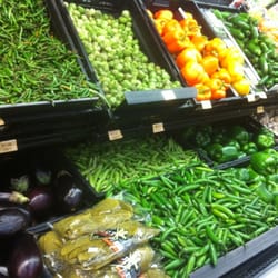 Superama - Pretty good produce selection.