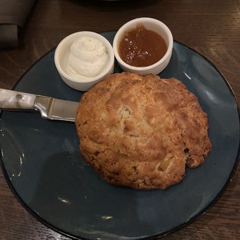 Aba Miami - Bal Harbour - Peach Drop Biscuit - Mediterranean Near Me - Bal Harbour, Florida