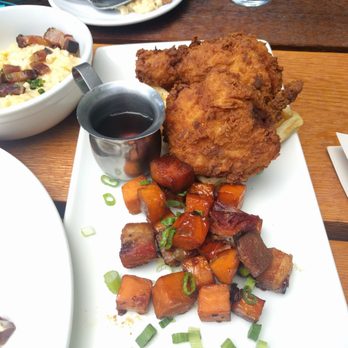 Longman & Eagle - Chicken waffle - Gastropubs Near Me - Chicago, Illinois