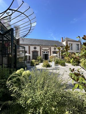 Perrier-Jouet by null