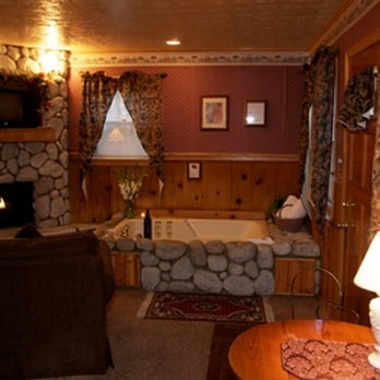Cathys Cottages - Hotels Near Me - Big Bear City, California Cathys Cottages - Hotels Near Me - Big Bear City, California