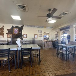 Bodacious BBQ - Inside dining is nice and clean
