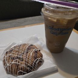 Blondie (caramel flavored) coffee and the cravable chocolate chip muffin top. Blondie (caramel flavored) coffee and the cravable chocolate chip muffin top.
