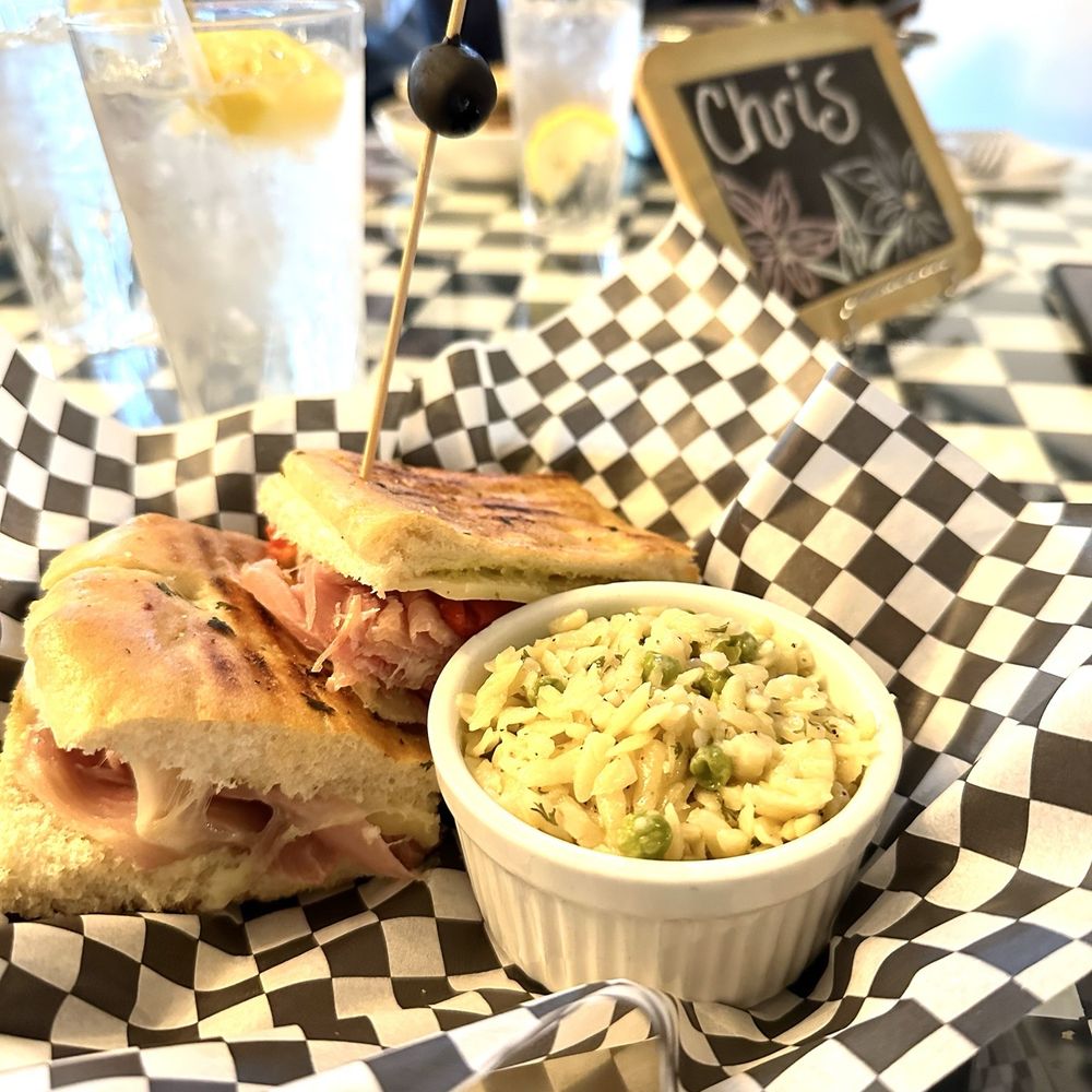 Olive's Eatery - New American Near Me - Baldwinsville, New York Olive's Eatery - New American Near Me - Baldwinsville, New York