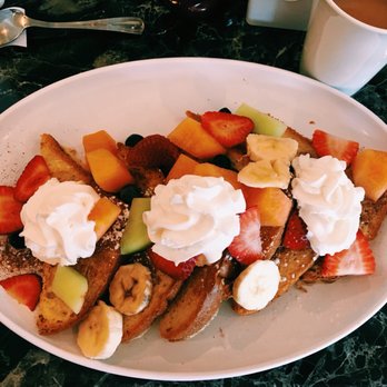 Eggsperience Vasilis - Avalanche French Toast (super delicious) - Creperies Near Me - Buffalo, New York