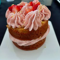 Chunk Glu-TN Free Cakes - Chunk Fresh Strawberry Lemon Cake
