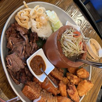 Bhan Mae Vane - BMV Ultimate Papaya Platter - Thai Near Me - Alameda, California