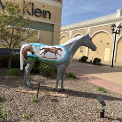 Churchill Downs Thoroughbred Gallopalooza Horse
