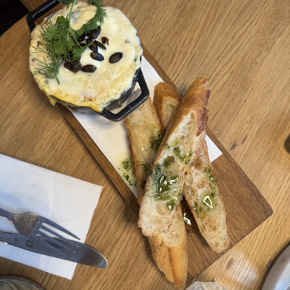 The Hardware Société - Baked eggs "Un" - Coffee & Tea Near Me - Paris, 75