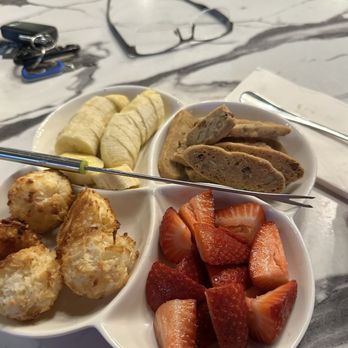 Lulu's Chocolate Bar - Chocolate Fondue for 2 - Desserts Near Me - Savannah, Georgia