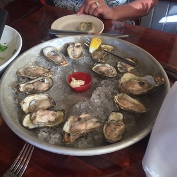 Elijah's Restaurant - Raw oysters! So yummy! - Seafood Near Me - Wilmington, North Carolina