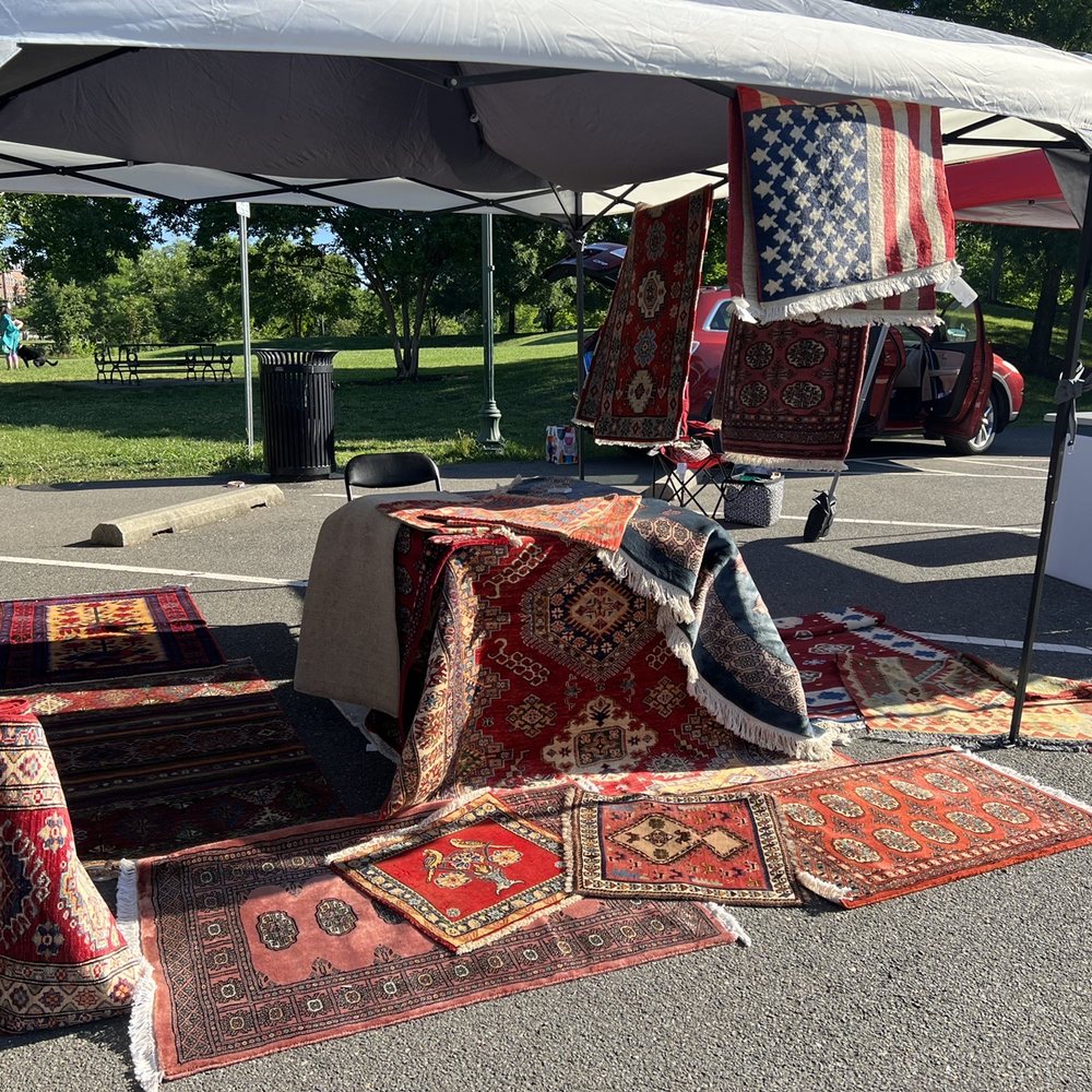 Sunday market on Ben Brenman park
