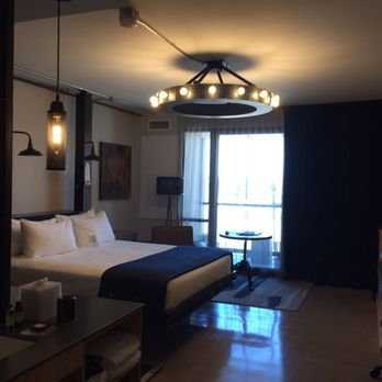 FOUND:RE Phoenix - Balcony king - Hotels Near Me - Phoenix, Arizona
