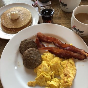 Benny's Cafe - Cafes Near Me - McKinney, Texas