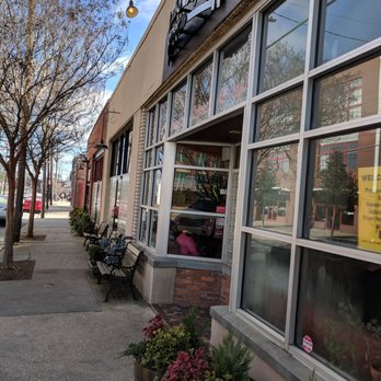 Thumbs Up Diner - Unassuming front of cafe - Breakfast & Brunch Near Me - Atlanta, Georgia Thumbs Up Diner - Unassuming front of cafe - Breakfast & Brunch Near Me - Atlanta, Georgia