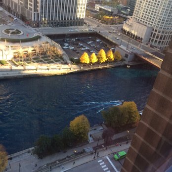 Hyatt Regency Chicago - Boats dyeing the river blue for Cubs celebration - Hotels Near Me - Chicago, Illinois Hyatt Regency Chicago - Boats dyeing the river blue for Cubs celebration - Hotels Near Me - Chicago, Illinois