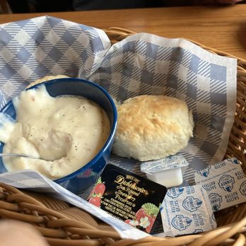 Cracker Barrel Old Country Store - Biscuits and gravy - American Near Me - Middletown, Ohio Cracker Barrel Old Country Store - Biscuits and gravy - American Near Me - Middletown, Ohio