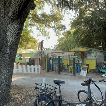 Huc A Poos - Pizza Near Me - Tybee Island, Georgia