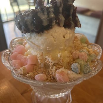 Snowberry Cafe 38 - Classic Snow Bingsu - Asian Fusion Near Me - Orem, Utah