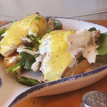 Christopher's Restaurant & Catering - Prime Rib eggs bennie - American Near Me - Dayton , Ohio