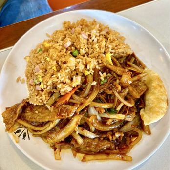 Golden Ginger Bistro - Mongolian Beef lunch special with fried dumpling - Asian Fusion Near Me - Clearfield, Utah