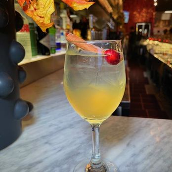 Matto Wine Bar - Sangria - Wine Bars Near Me - Shelton, Connecticut Matto Wine Bar - Sangria - Wine Bars Near Me - Shelton, Connecticut