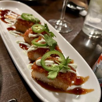 Raiz Kitchen Sushi Bar - Crunchy Tuna Bites - Sushi Bars Near Me - Chicago, Illinois Raiz Kitchen Sushi Bar - Crunchy Tuna Bites - Sushi Bars Near Me - Chicago, Illinois