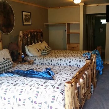 Summit Lake Lodge - Double Queen , Mountain view - Hotels Near Me - Moose Pass, Alaska