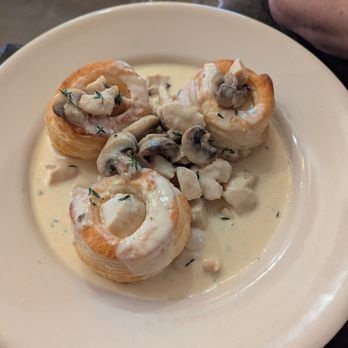 Cuisine 76 and Bar - Mediterranean Near Me - Jacksonville, Florida