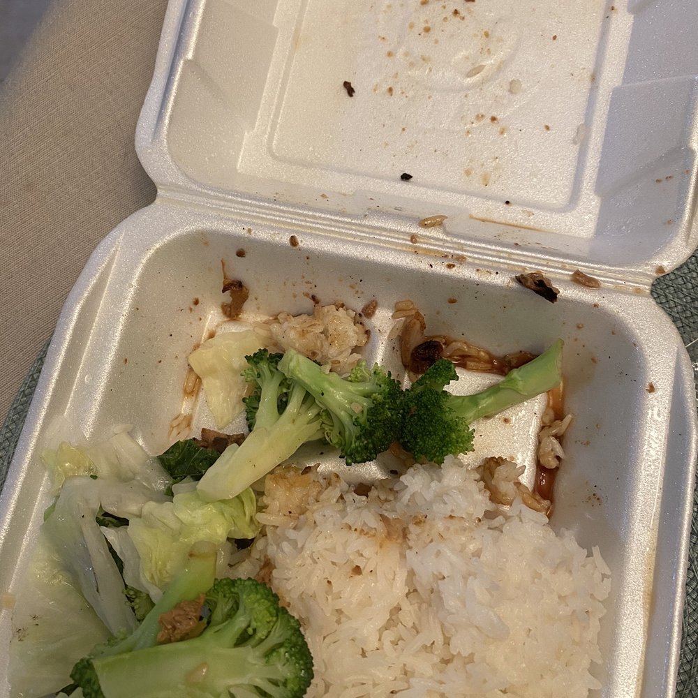 Panda Express - Mistakingly put chicken in my plate and refused to redo it even though my husband told them I was a vegetarian - Chinese Near Me - Santa Maria, California
