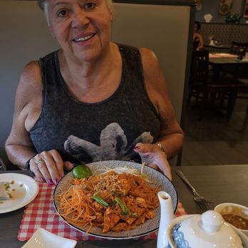 Ha Long Bay & The Spot - Pad Thai - Vietnamese Near Me - Largo, Florida