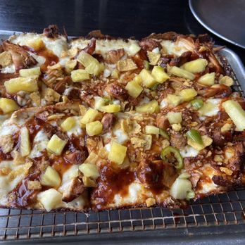 Big Mill - Bbq beer can chicken pizza - Pizza Near Me - Lawrence, Kansas