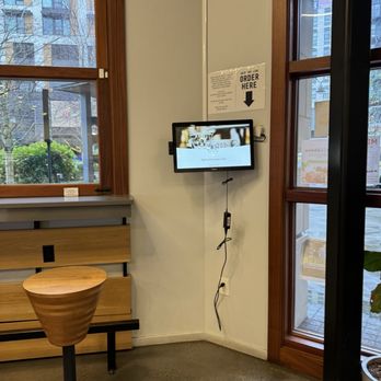 203º Fahrenheit Coffee - You can order at the counter or in the corner - Coffee & Tea Near Me - Kirkland, Washington