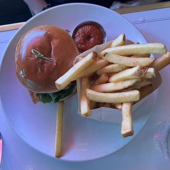Fete - Chaz Burger with side order of fries - New American Near Me - Honolulu, Hawaii