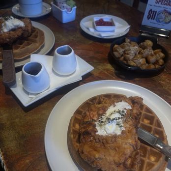 MeeMa’s - Chicken and waffles - Breakfast & Brunch Near Me - Long Beach, California