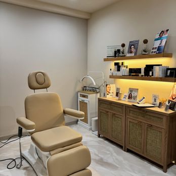DFW Concierge MD - DFW Concierge Mddicine Aesthetic Treatment Room - Concierge Medicine Near Me - Farmers Branch, Texas DFW Concierge MD - DFW Concierge Mddicine Aesthetic Treatment Room - Concierge Medicine Near Me - Farmers Branch, Texas