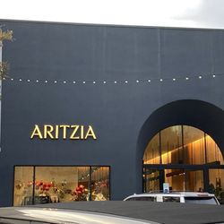 Aritzia - Store Front