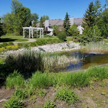 Memories Restaurant - Lovely grounds. - American Near Me - Collingwood, Ontario Memories Restaurant - Lovely grounds. - American Near Me - Collingwood, Ontario