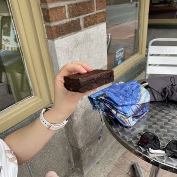 Érico - Dark chocolate brownie - Museums Near Me - Quebec City, Quebec Érico - Dark chocolate brownie - Museums Near Me - Quebec City, Quebec