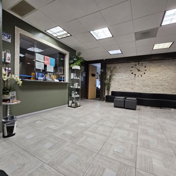 Abraham Ishaaya, MD - Waiting room - Internal Medicine Near Me - Beverly Hills, California Abraham Ishaaya, MD - Waiting room - Internal Medicine Near Me - Beverly Hills, California