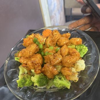 Smokey Sensations - Honey, garlic chicken with white rice and vegetables - Barbeque Near Me - Las Cruces, New Mexico Smokey Sensations - Honey, garlic chicken with white rice and vegetables - Barbeque Near Me - Las Cruces, New Mexico