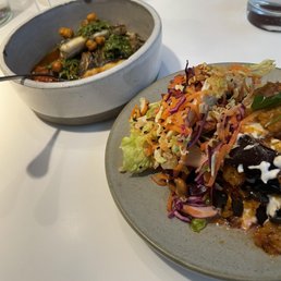 Seabream fillet and 3 salad sides