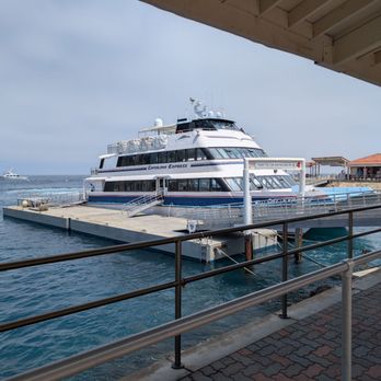 Catalina Express - Catalina Express waiting to pick up patrons on the return trip back to San Pedro - Boat Charters Near Me - San Pedro, California Catalina Express - Catalina Express waiting to pick up patrons on the return trip back to San Pedro - Boat Charters Near Me - San Pedro, California