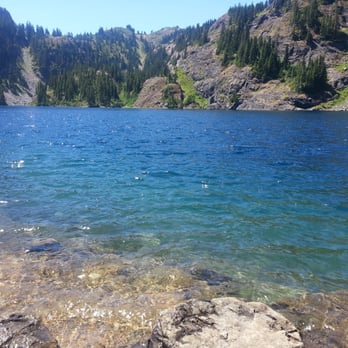 Rachel Lake Trailhead - The amazing blue water - Hiking Near Me
